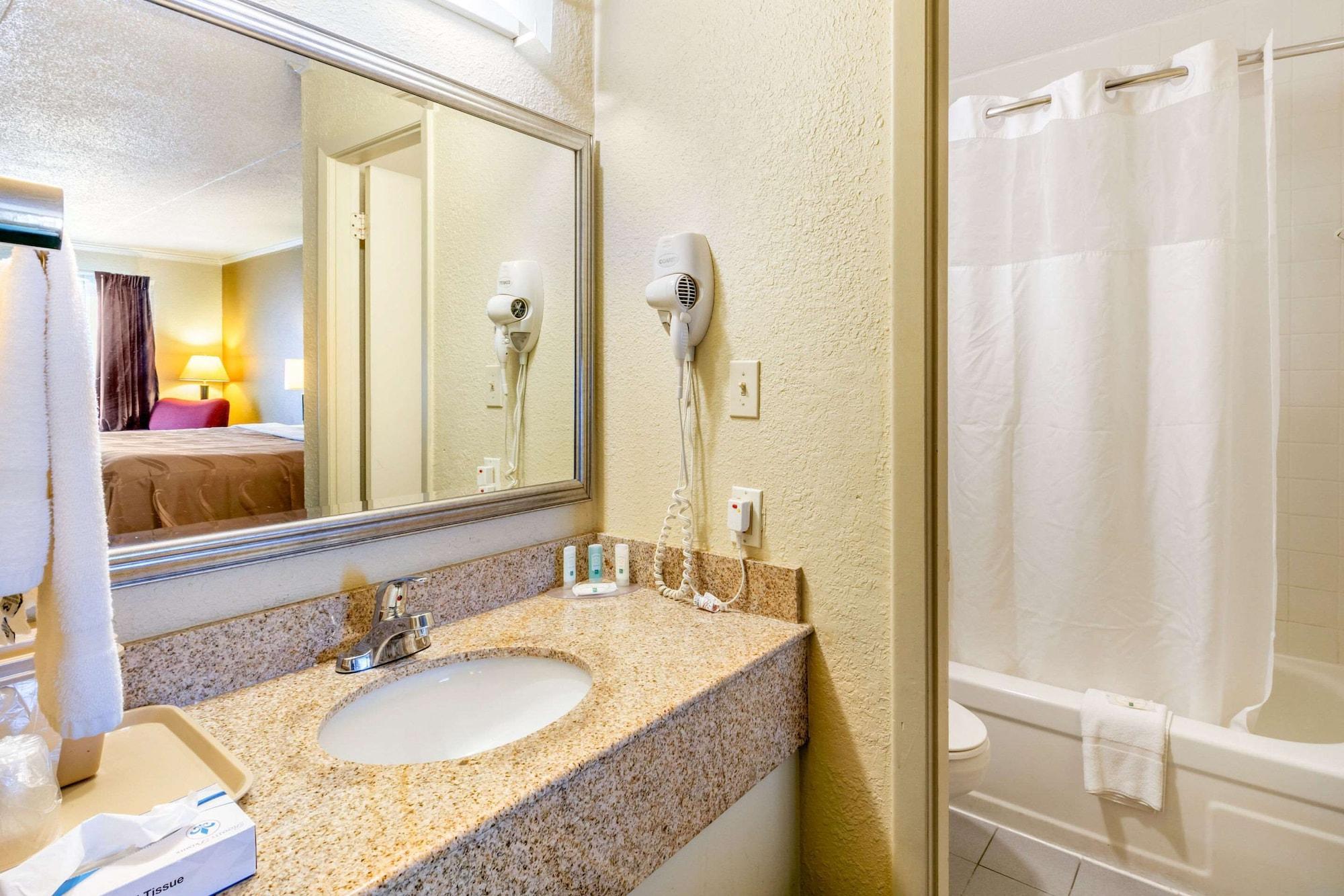 Quality Inn Manchester Εξωτερικό φωτογραφία
