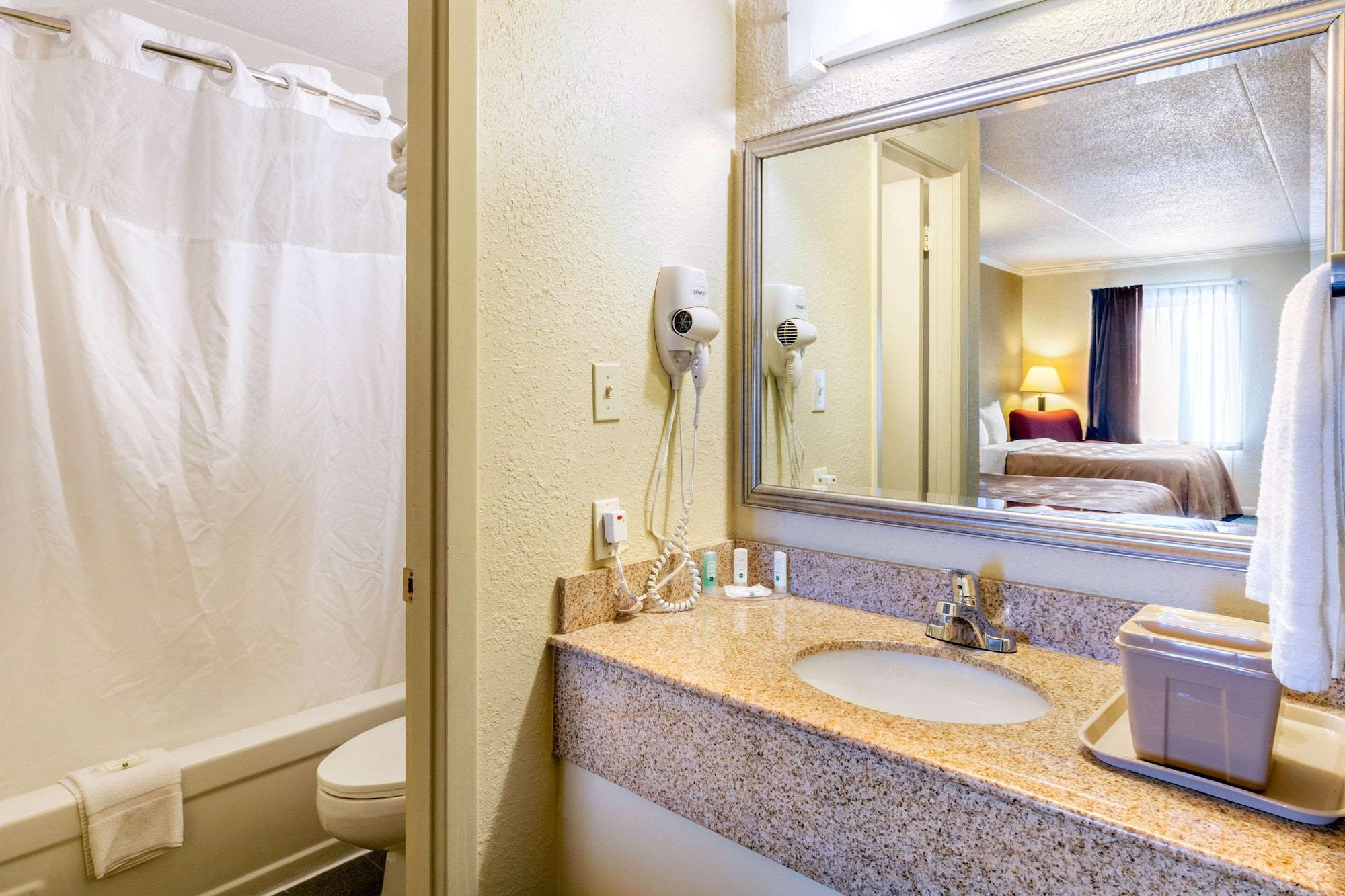 Quality Inn Manchester Εξωτερικό φωτογραφία