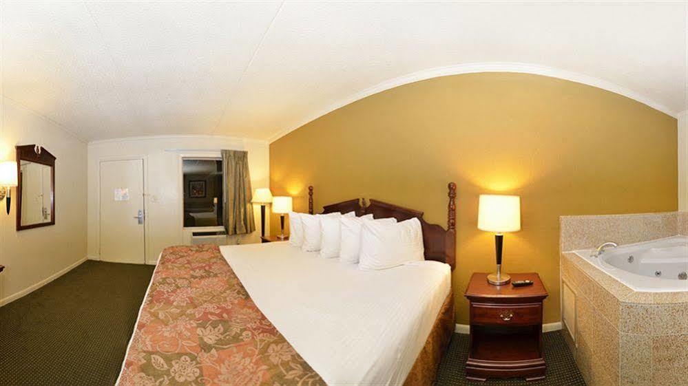 Quality Inn Manchester Εξωτερικό φωτογραφία